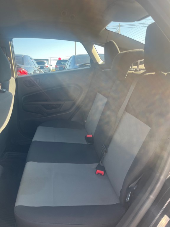 2015 Ford Fiesta Image 7