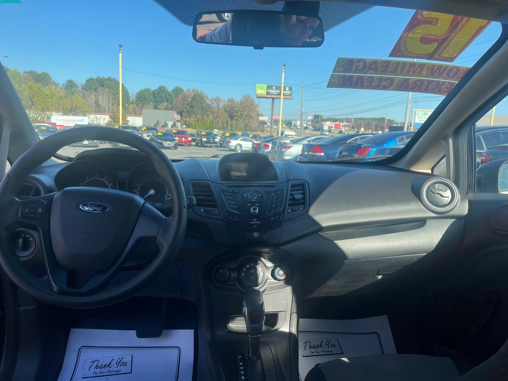 2015 Ford Fiesta Image 8