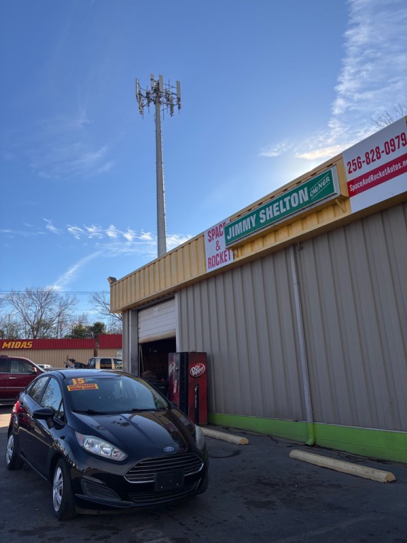 2015 Ford Fiesta Image 2