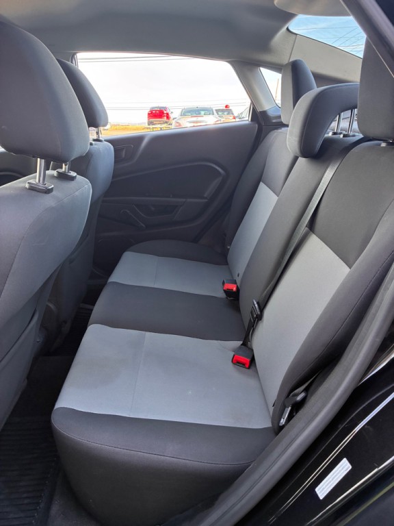 2015 Ford Fiesta Image 5