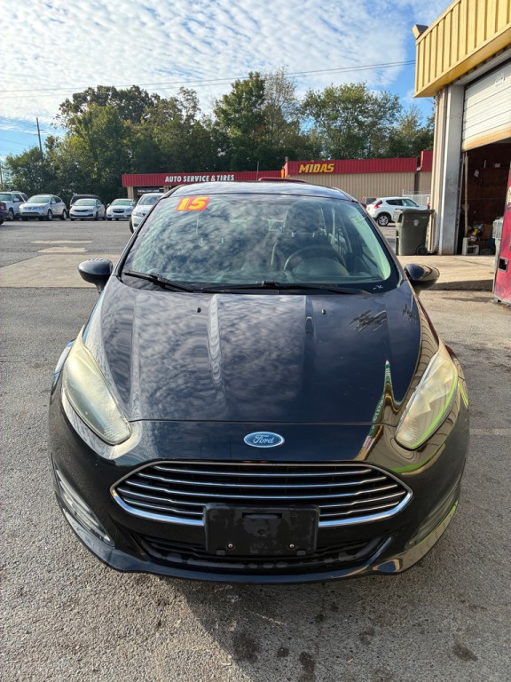 2015 Ford Fiesta Image 2