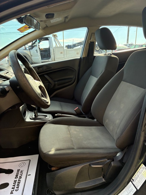 2015 Ford Fiesta Image 4
