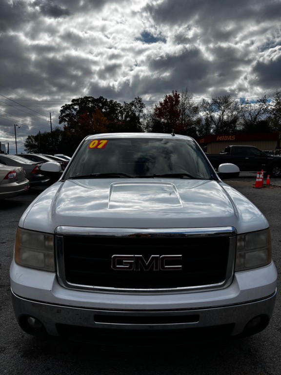 2007 GMC Sierra Image 2