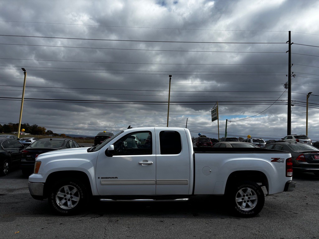 2007 GMC Sierra Image 3