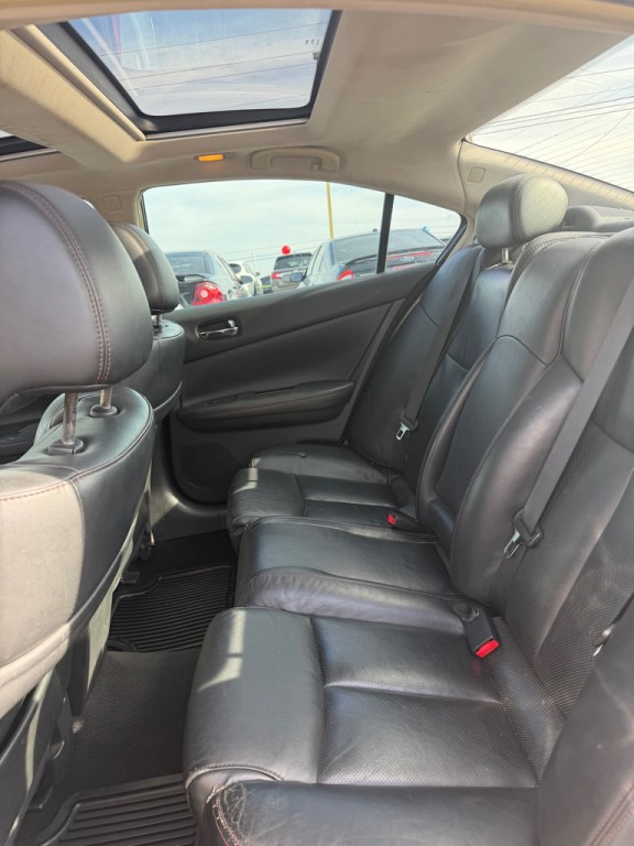 2010 Nissan Maxima Image 4