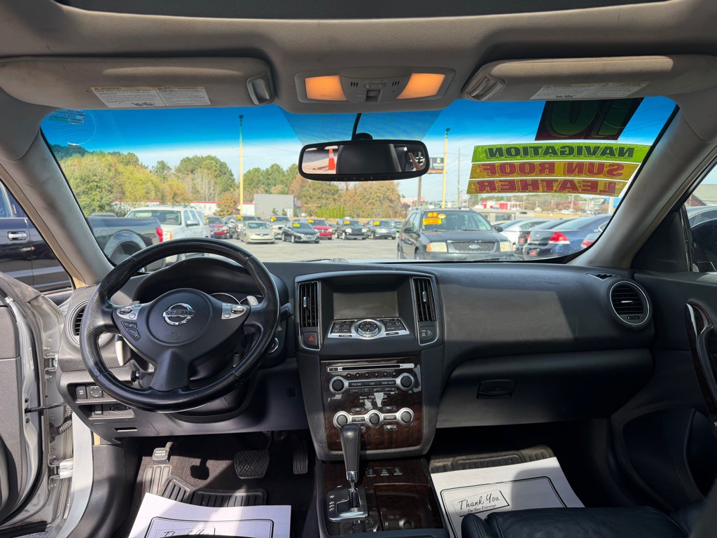 2010 Nissan Maxima Image 5