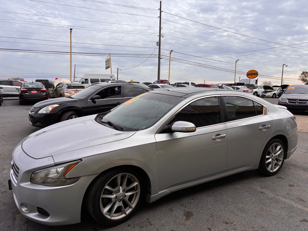 2010 Nissan Maxima Image 3