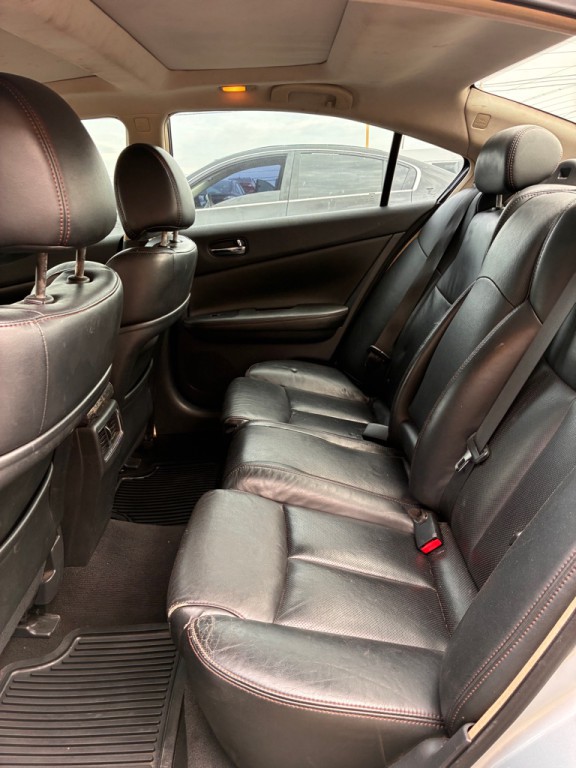 2010 Nissan Maxima Image 5