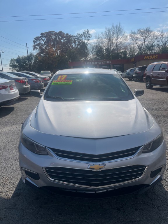 2017 Chevrolet Malibu Image 2