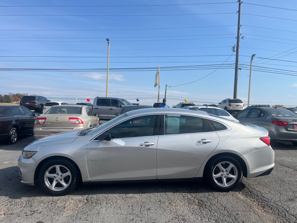 2017 Chevrolet Malibu Image 4