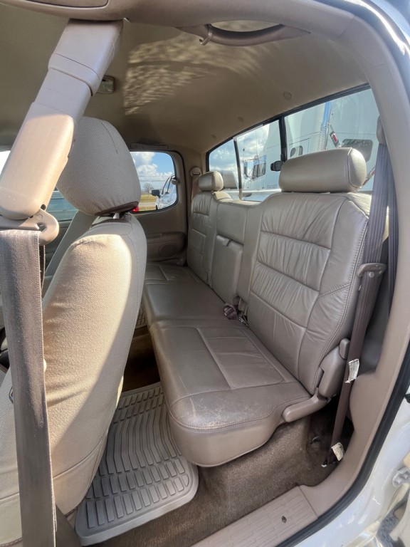 2002 Toyota Tundra Image 15