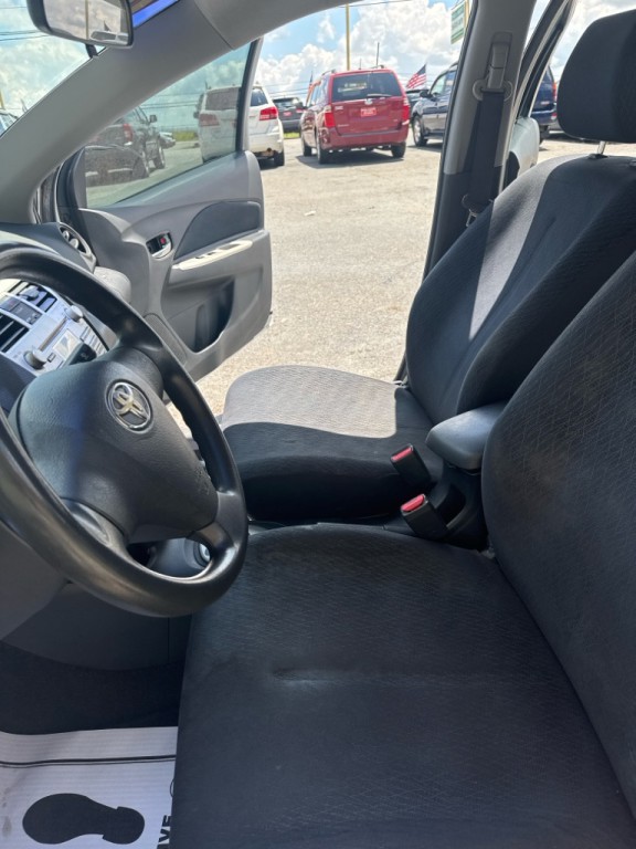 2008 Toyota Yaris Image 5