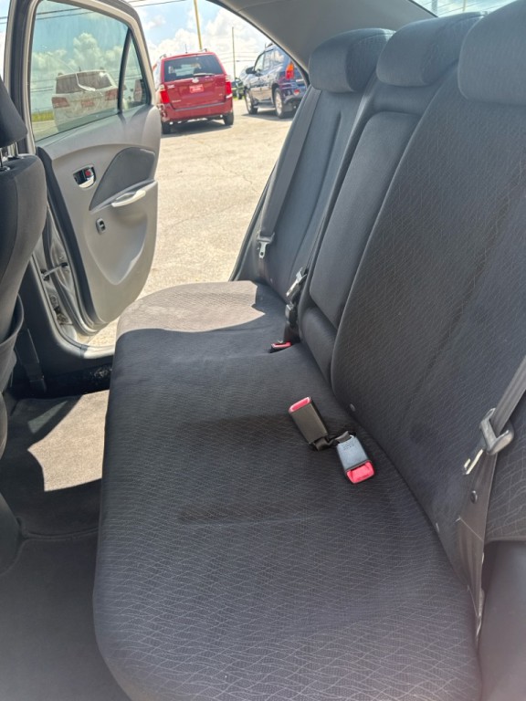 2008 Toyota Yaris Image 6