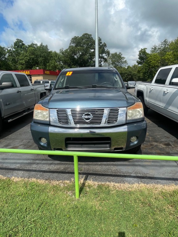 2011 Nissan Titan Image 3