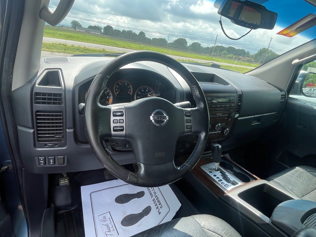 2011 Nissan Titan Image 5