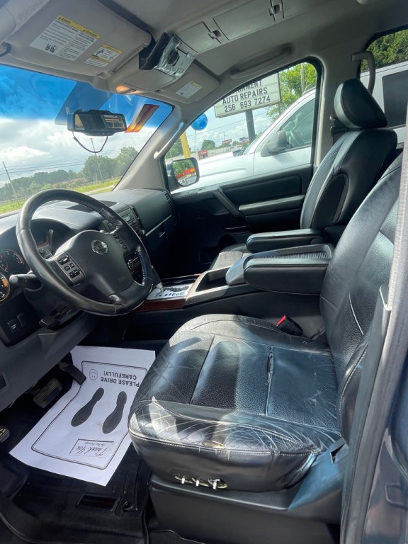 2011 Nissan Titan Image 6