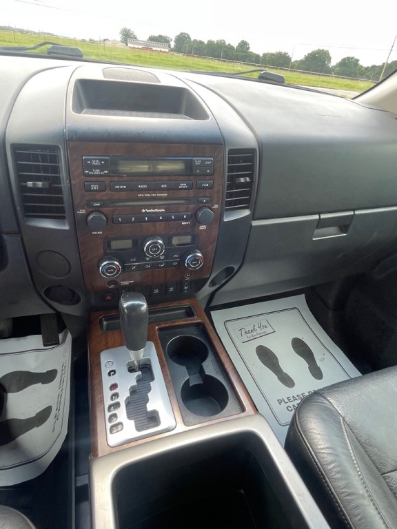 2011 Nissan Titan Image 7