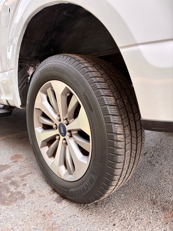 2017 Ford F-150 Image 8