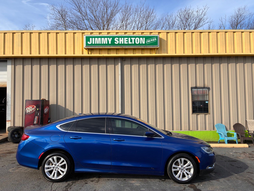 2015 Chrysler 200 Image 1