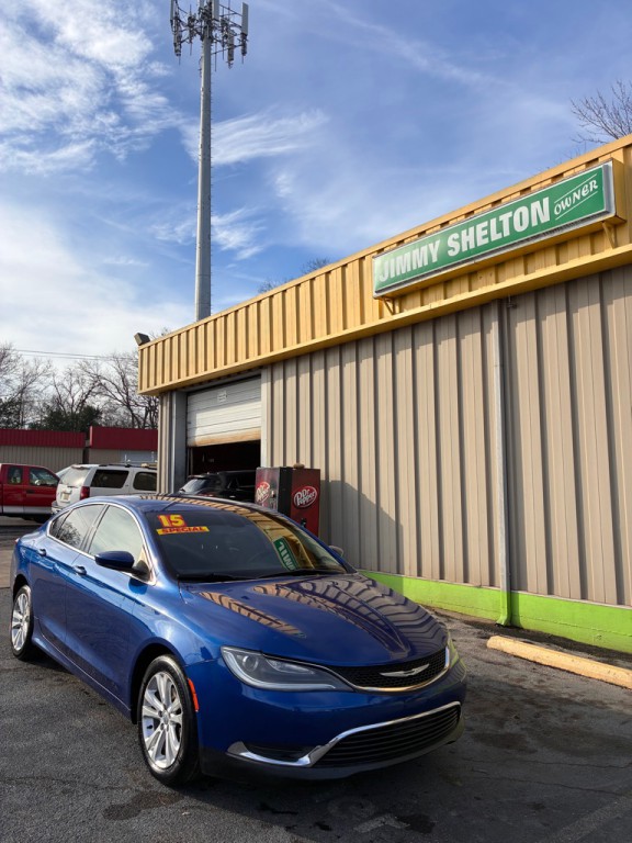 2015 Chrysler 200 Image 2