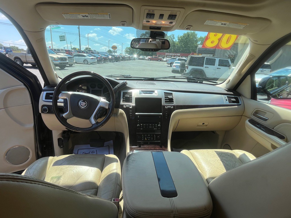 2008 Cadillac Escalade Image 4