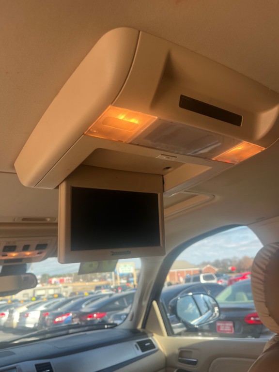 2008 Cadillac Escalade Image 16