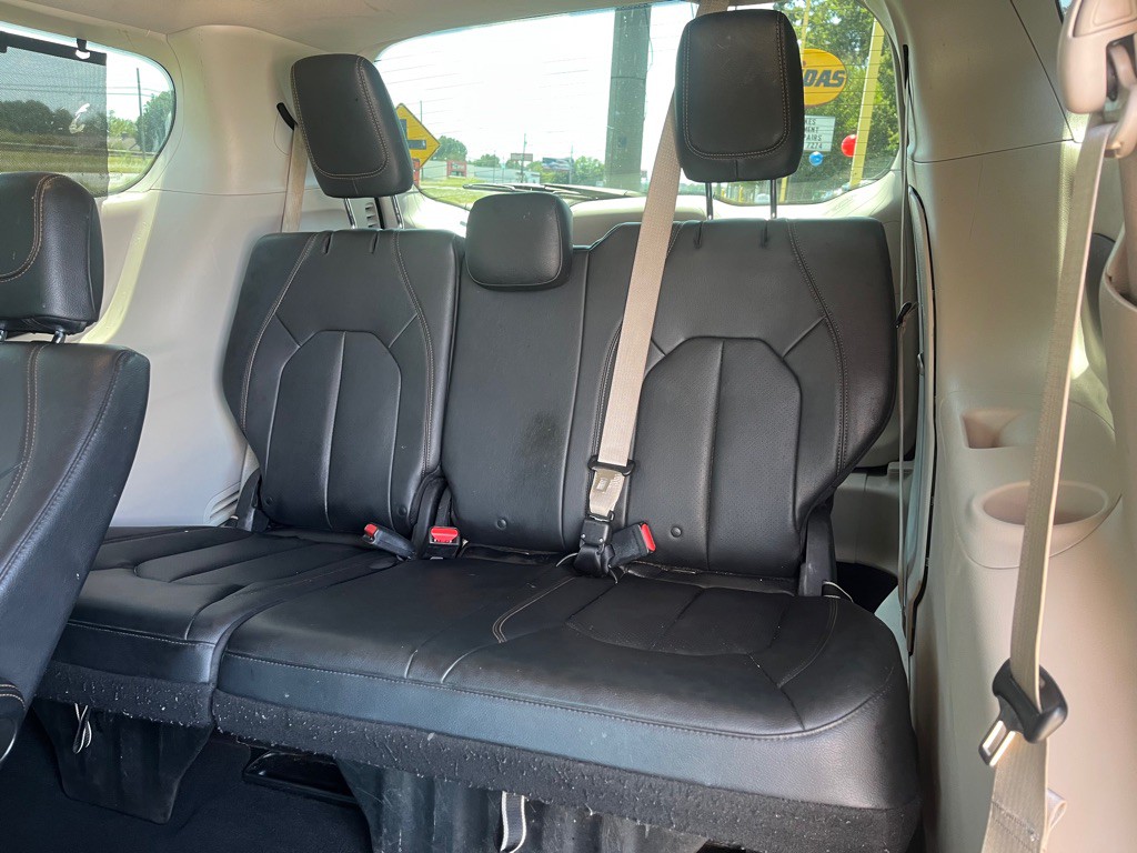 2020 Chrysler Pacifica Image 4