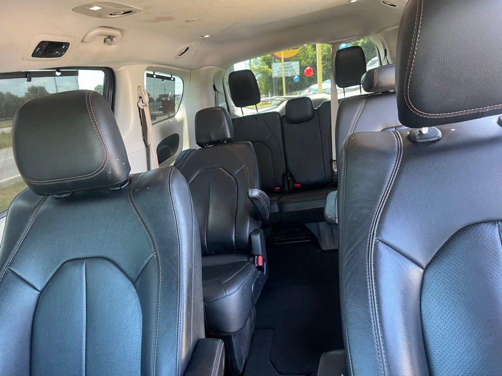 2020 Chrysler Pacifica Image 5