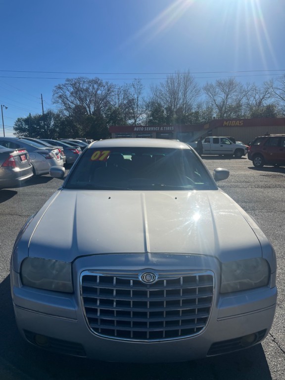 2007 Chrysler 300 Image 2