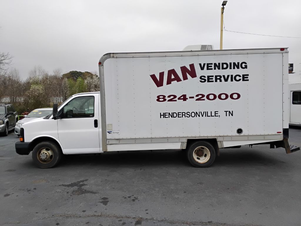 2008 Chevrolet Express Image 1