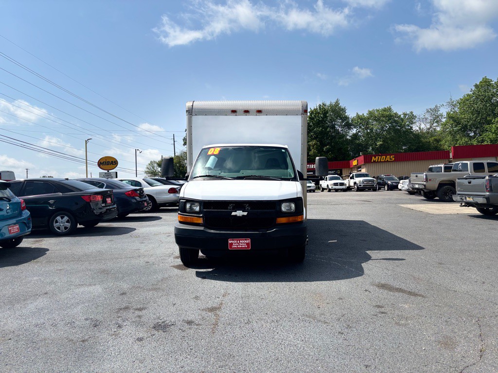 2008 Chevrolet Express Image 3