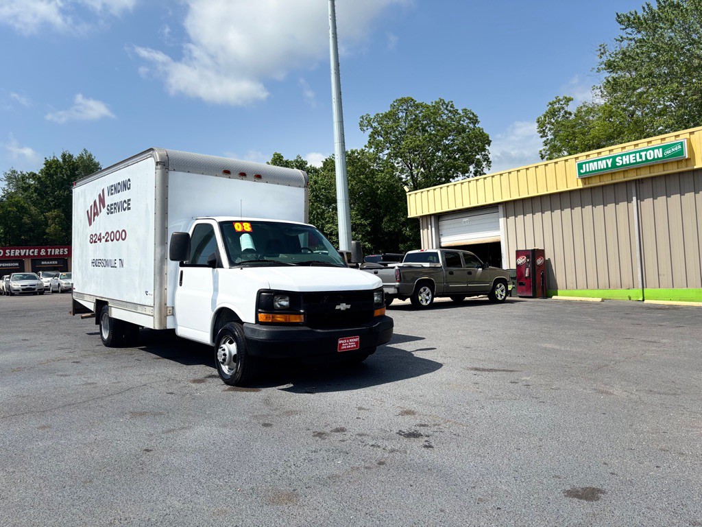 2008 Chevrolet Express Image 4