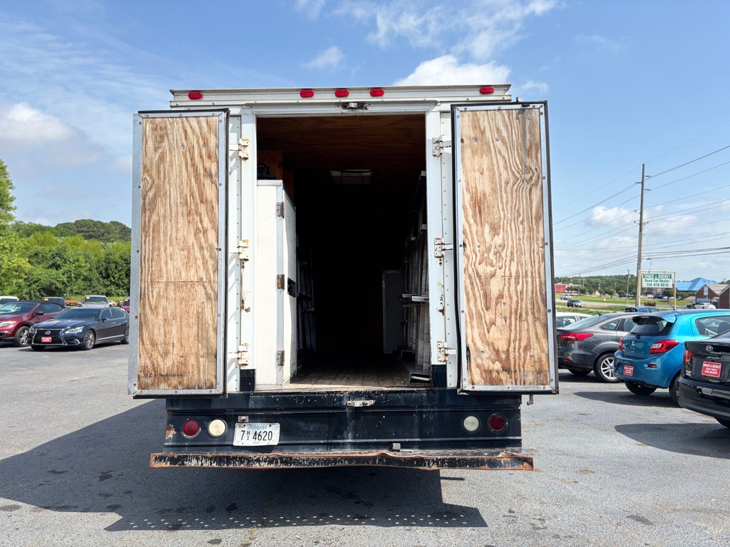 2008 Chevrolet Express Image 7