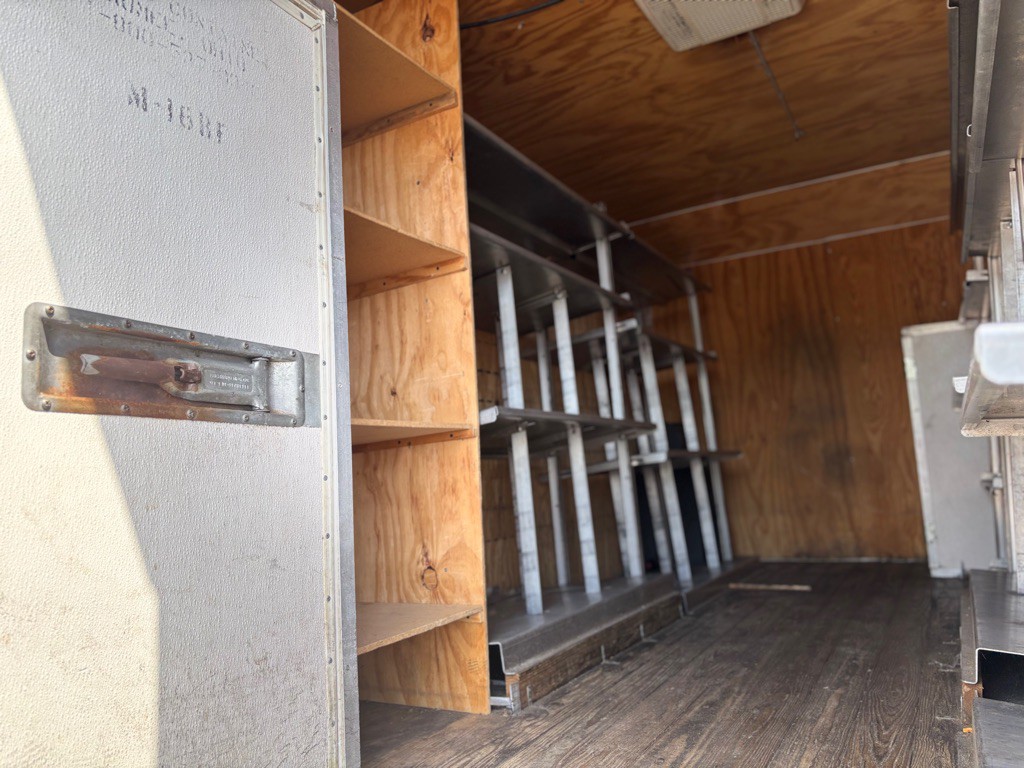 2008 Chevrolet Express Image 8