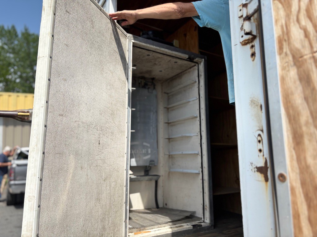 2008 Chevrolet Express Image 10