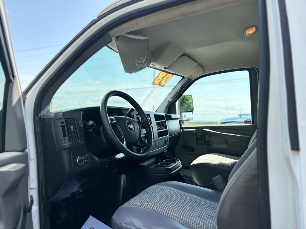 2008 Chevrolet Express Image 11