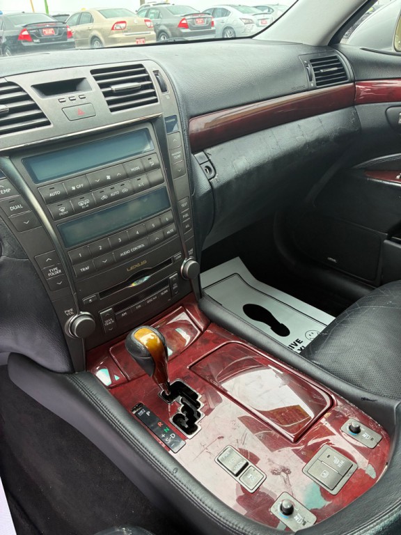2009 Lexus LS Image 7