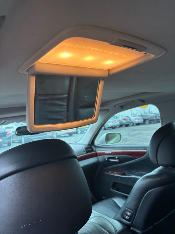 2009 Lexus LS Image 8