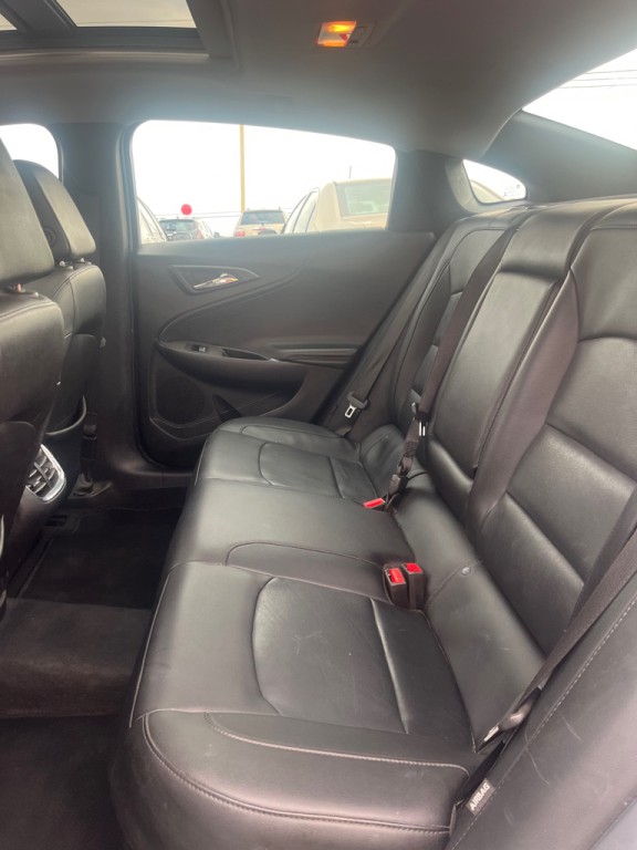 2016 Chevrolet Malibu Image 4