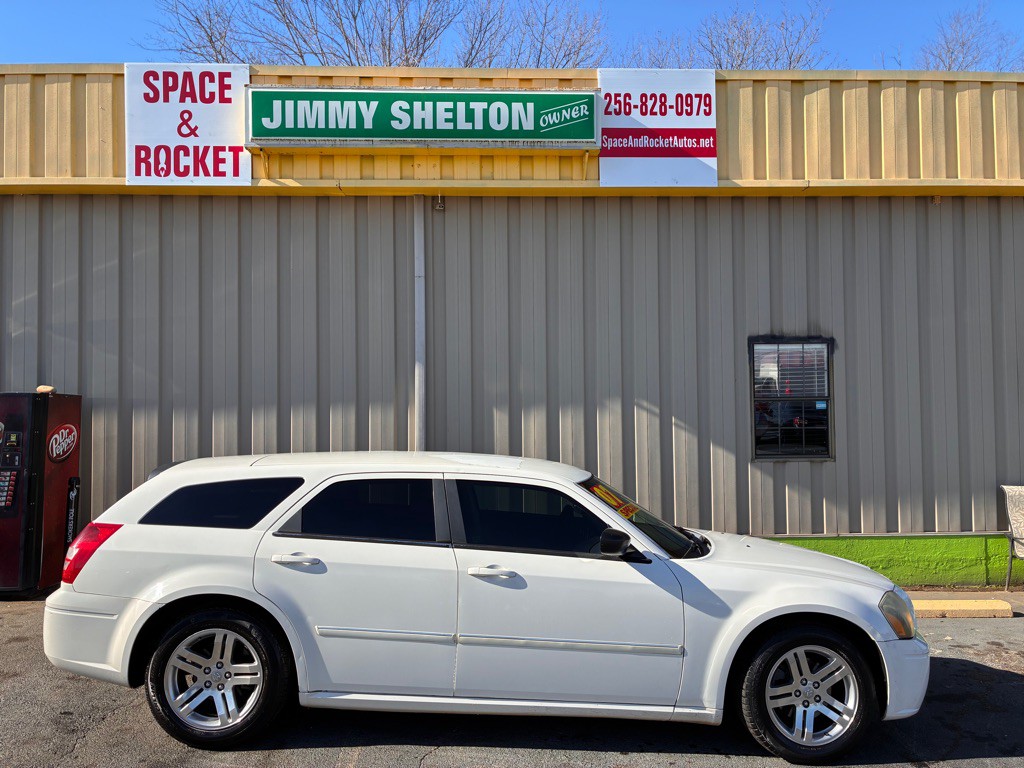 2007 Dodge Magnum Image 1