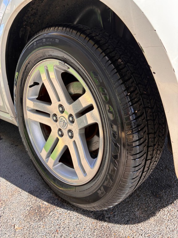 2007 Dodge Magnum Image 7