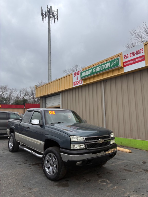 2006 Chevrolet Silverado 1500 Image 2