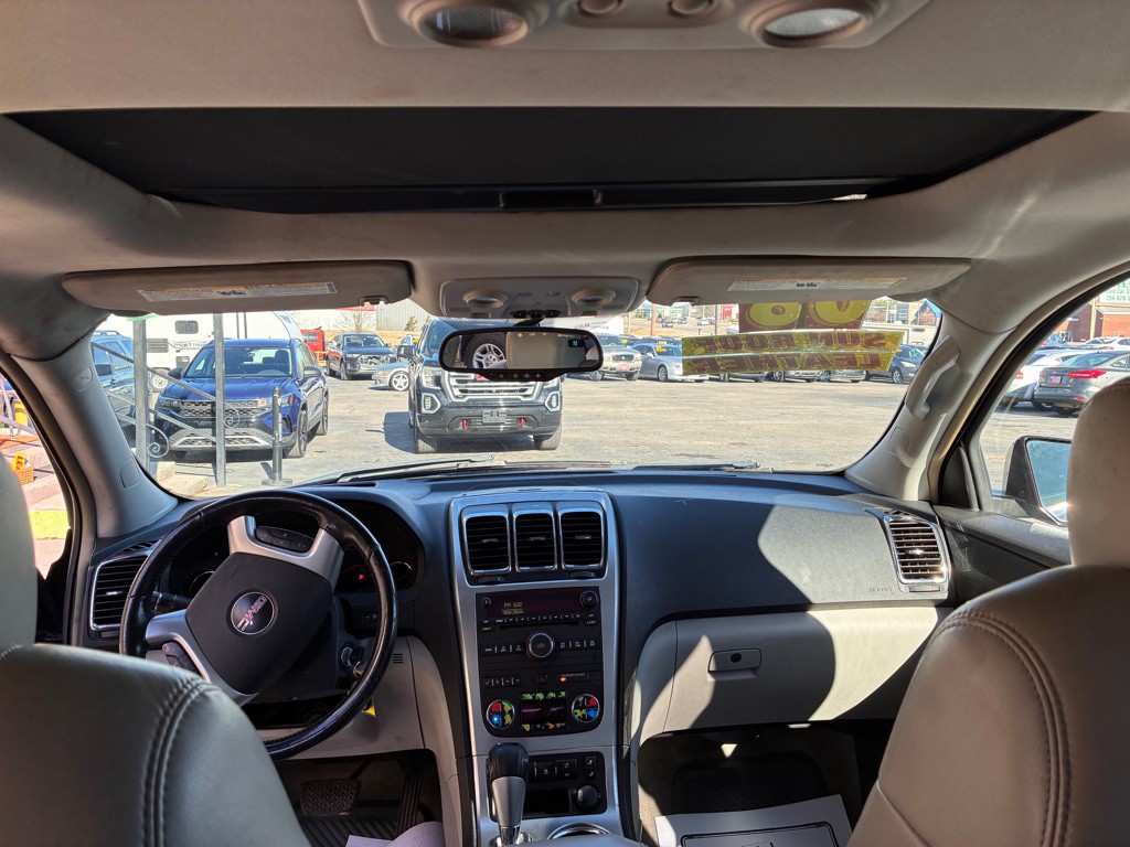 2008 GMC Acadia Image 6