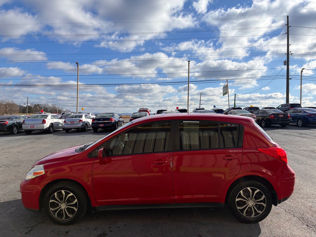 2010 Nissan Versa Image 3