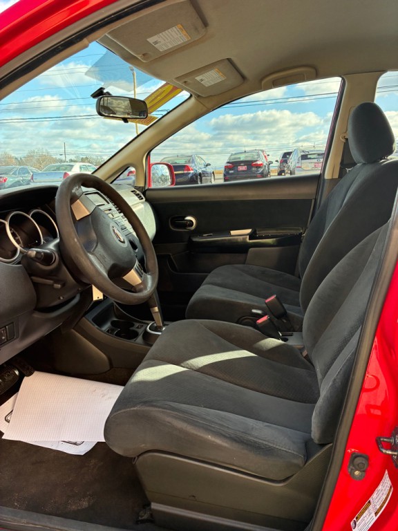 2010 Nissan Versa Image 4