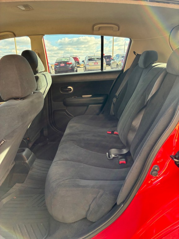 2010 Nissan Versa Image 5