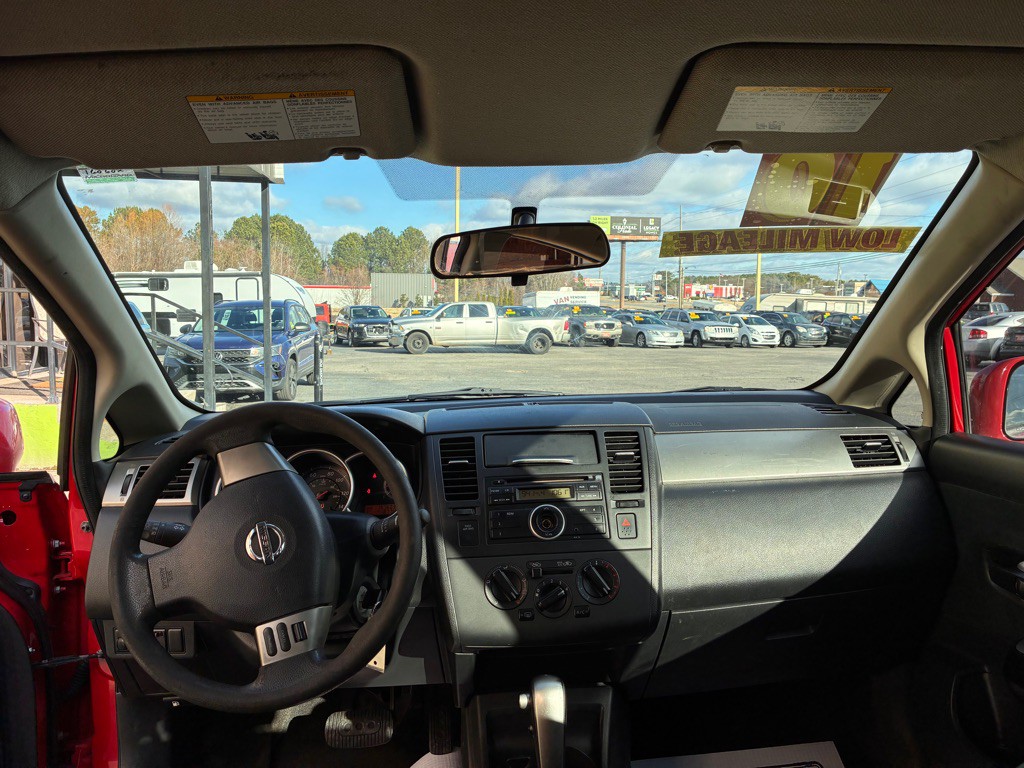 2010 Nissan Versa Image 6
