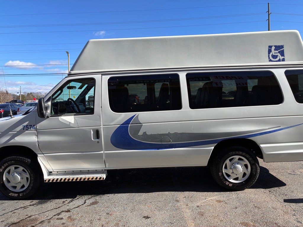 2012 Ford Econoline Image 3