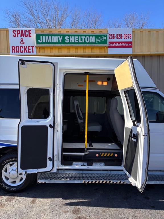 2012 Ford Econoline Image 5