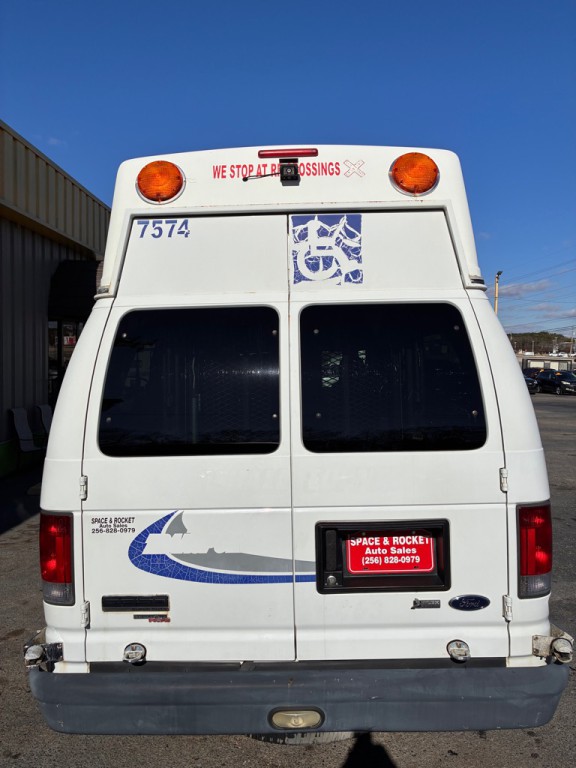 2012 Ford Econoline Image 9